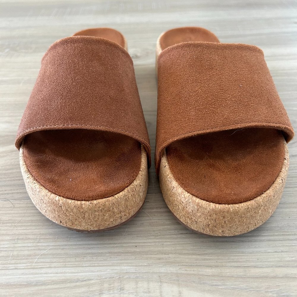Roxy Lanah Brown Suede Sandals
